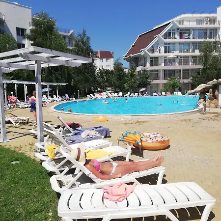 Charis Cozy One Bed Apart At Sunny Beach Lägenhet Slăntjev Brjag